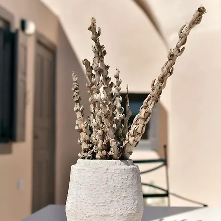 Villa Traditional Santorini - 3 Bedroom - Private Terrace And Outdoor Jacuzzi -