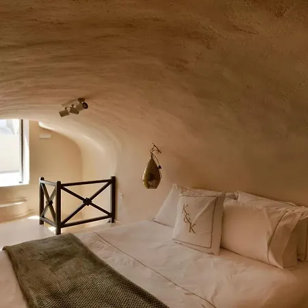 Traditional Santorini - 3 Bedroom - Private Terrace And Outdoor Jacuzzi - Villa Oia (Santorini)