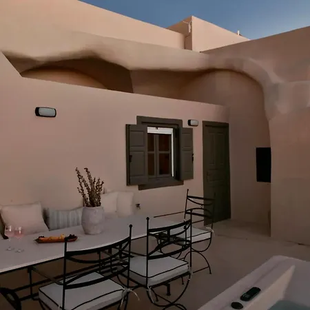 Traditional Santorini - 3 Bedroom - Private Terrace And Outdoor Jacuzzi - Villa Oia (Santorini)