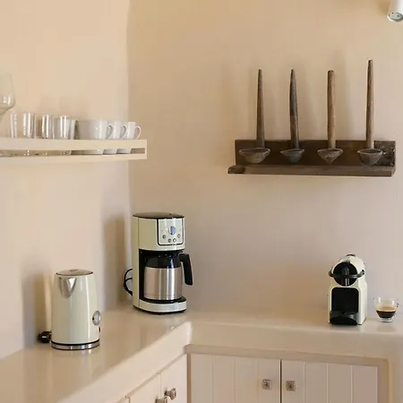 Villa Traditional Santorini - 3 Bedroom - Private Terrace And Outdoor Jacuzzi - *