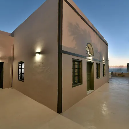 Traditional Santorini - 3 Bedroom - Private Terrace And Outdoor Jacuzzi - Villa