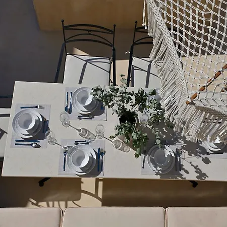 Traditional Santorini - 3 Bedroom - Private Terrace And Outdoor Jacuzzi -
