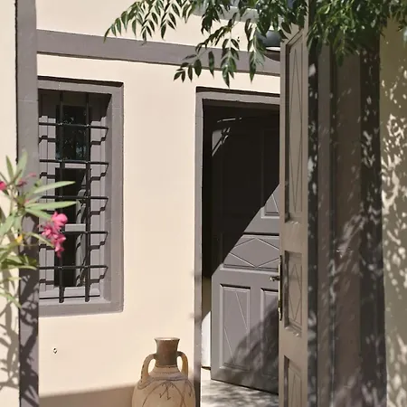 Traditional Santorini - 3 Bedroom - Private Terrace And Outdoor Jacuzzi - Villa Oia (Santorini)