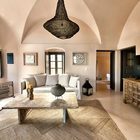 Traditional Santorini - 3 Bedroom - Private Terrace And Outdoor Jacuzzi - Villa