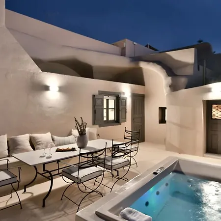 Traditional Santorini - 3 Bedroom - Private Terrace And Outdoor Jacuzzi - Οία