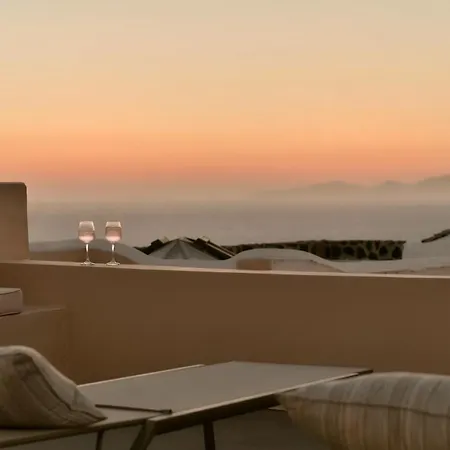 Traditional Santorini - 3 Bedroom - Private Terrace And Outdoor Jacuzzi - *