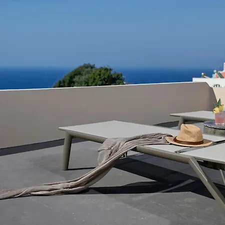 Traditional Santorini - 3 Bedroom - Private Terrace And Outdoor Jacuzzi - Βίλα *