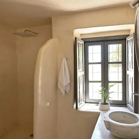 Traditional Santorini - 3 Bedroom - Private Terrace And Outdoor Jacuzzi - Βίλα *