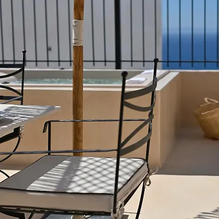 Βίλα Traditional Santorini - 3 Bedroom - Private Terrace And Outdoor Jacuzzi - *