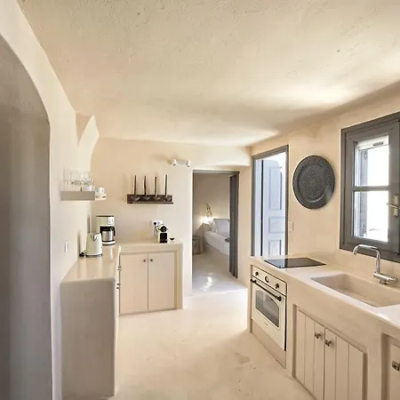 Traditional Santorini - 3 Bedroom - Private Terrace And Outdoor Jacuzzi - Βίλα *
