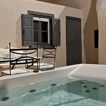 Traditional Santorini - 3 Bedroom - Private Terrace And Outdoor Jacuzzi - Βίλα *